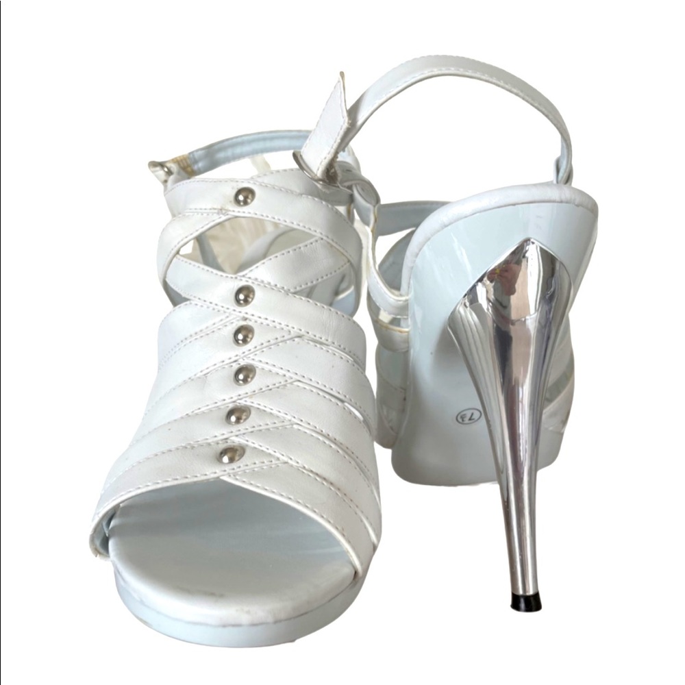 Lasonia White and Silver Heels, Size 7.5